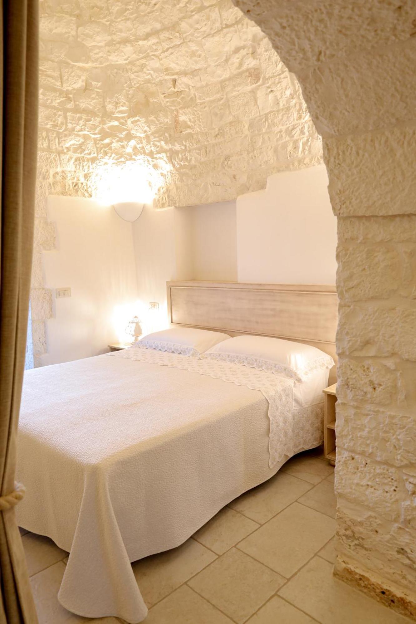 I Trulli Di Nonno Battista Villa Locorotondo Exterior photo