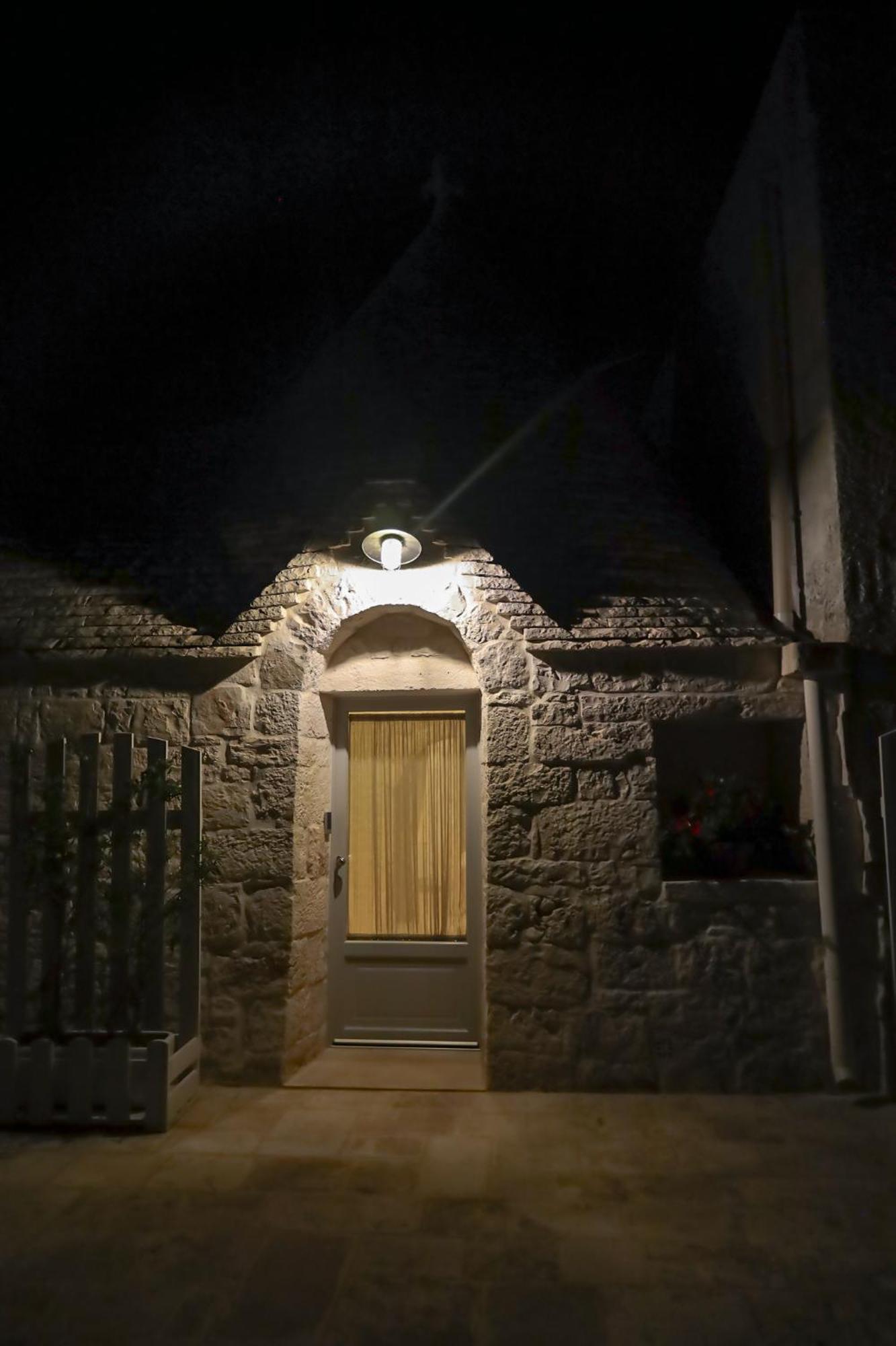I Trulli Di Nonno Battista Villa Locorotondo Exterior photo