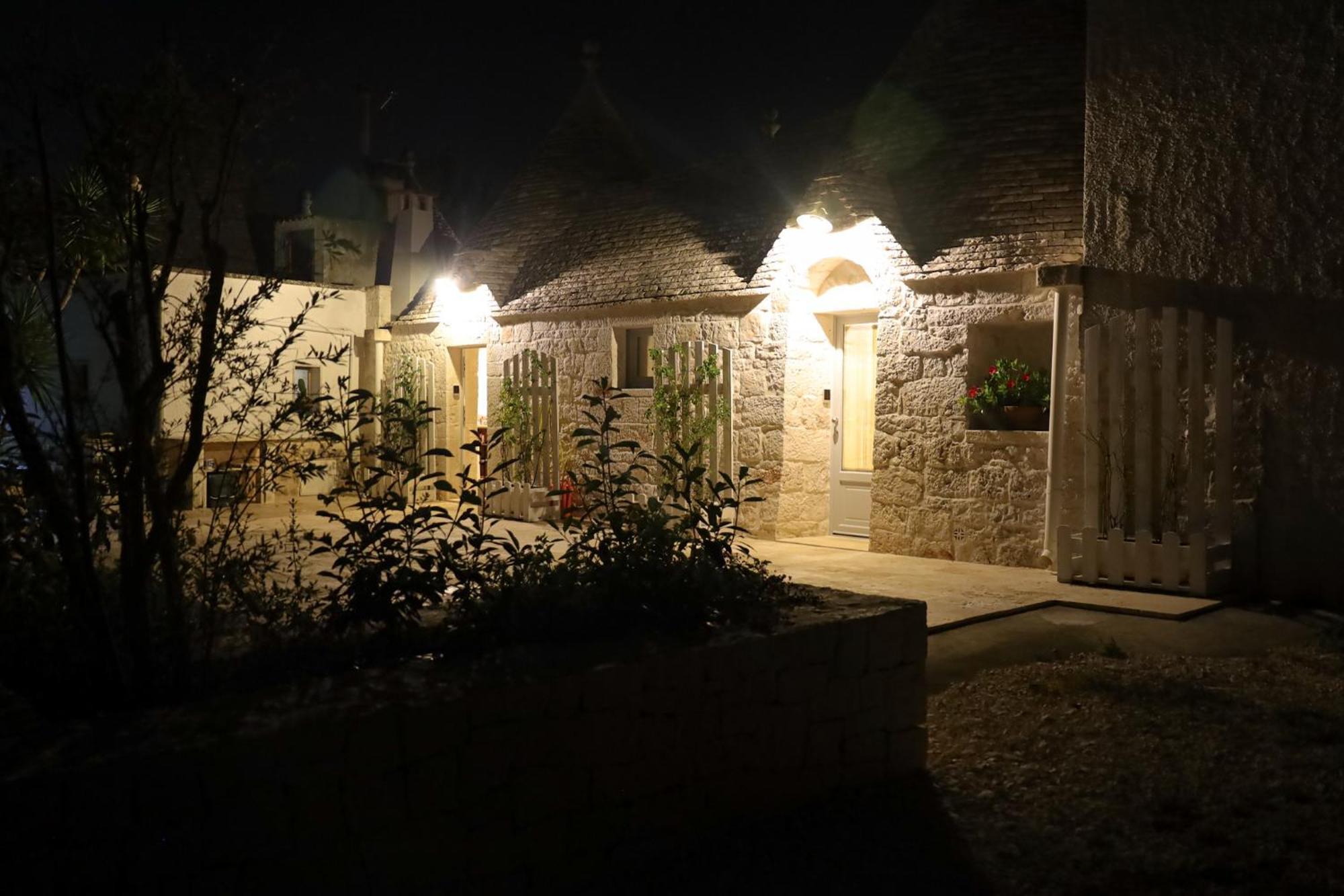 I Trulli Di Nonno Battista Villa Locorotondo Exterior photo